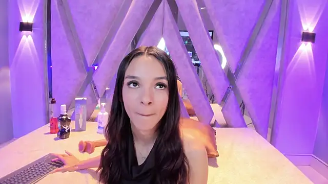Zoe_444 live