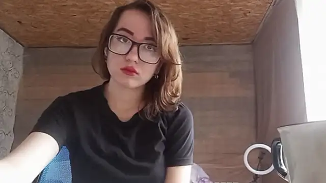 OliviaMoment live