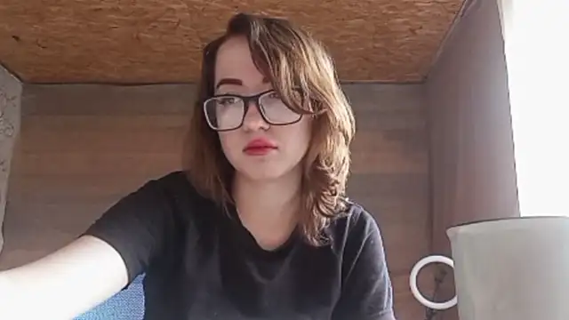 OliviaMoment live