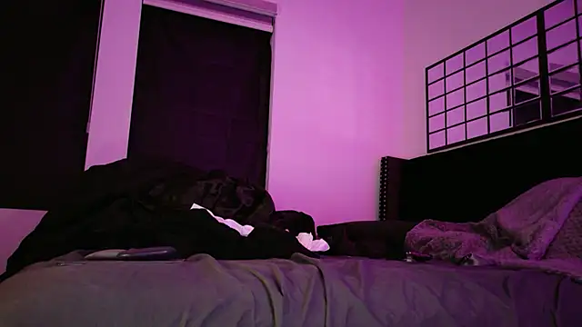 Midnightrose11 live