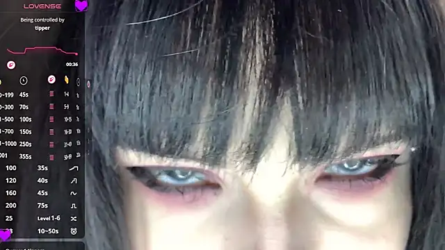 EmilyEmbears live