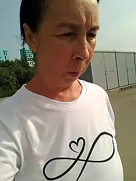 Celine_Faer1 live
