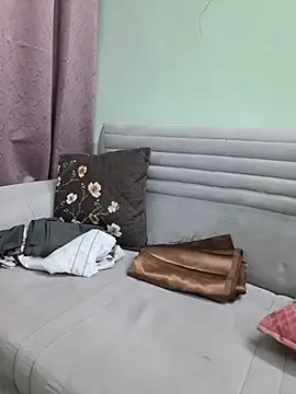 Yours_Stepmom live
