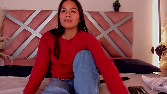 Layra_rous live
