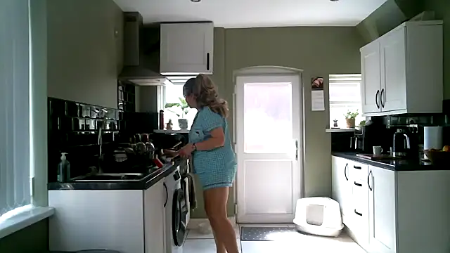 MissHoneyPenny live