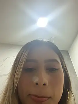 MaddyStonee_ live