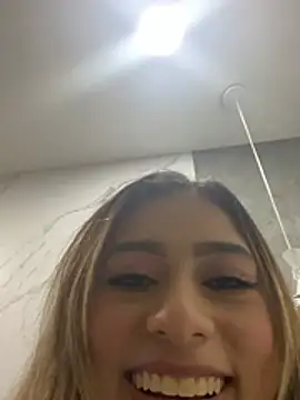 MaddyStonee_ live