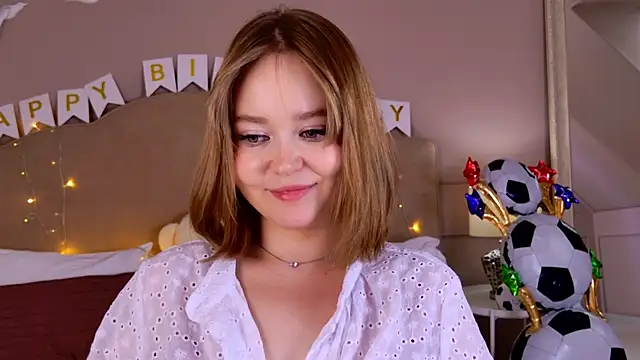 ElaraVance live