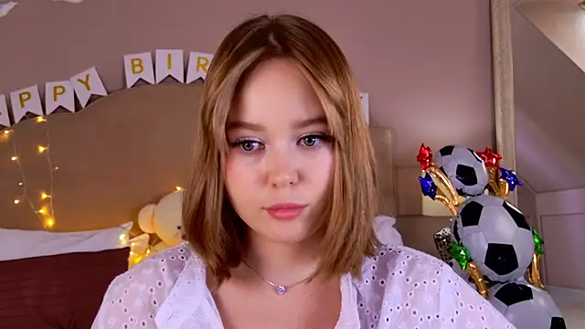 ElaraVance live