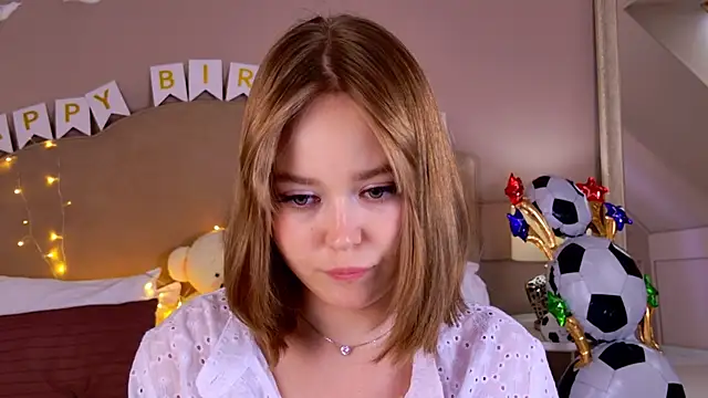 ElaraVance live