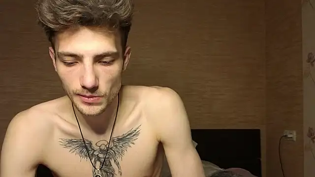 EmiliaCouple live