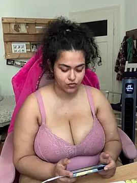 Curvydesifromgermany live