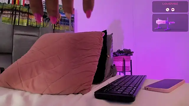 Lia_johnsonn live
