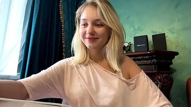 EveryoneEve live