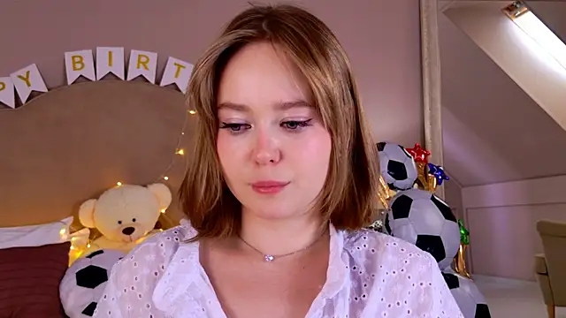 ElaraVance live