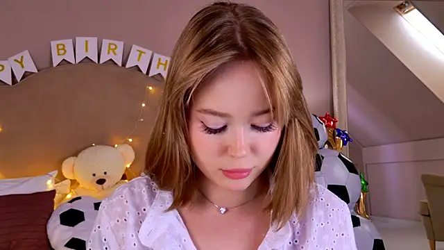 ElaraVance live