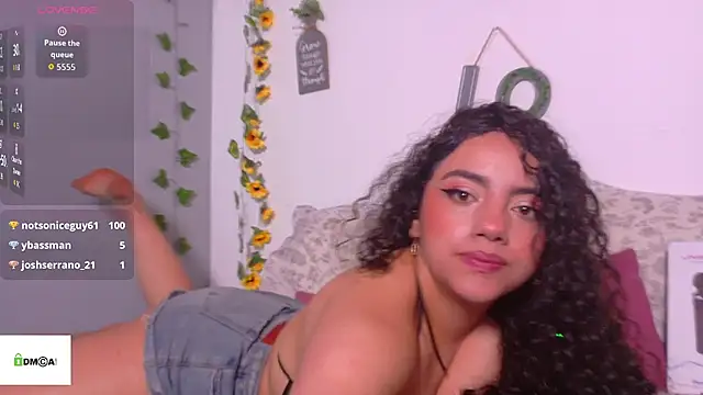 emiily_curly live