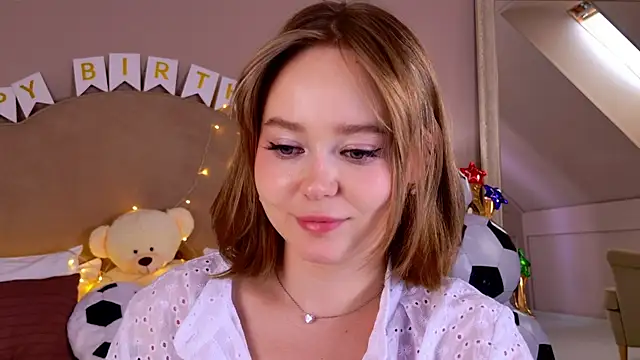 ElaraVance live