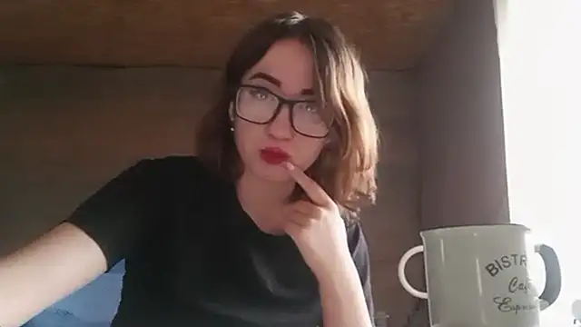 OliviaMoment live