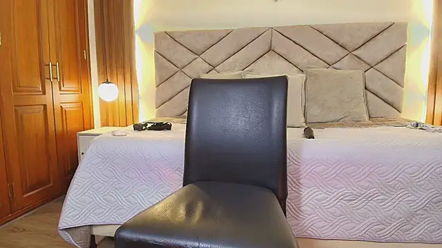 Raquel_jones live