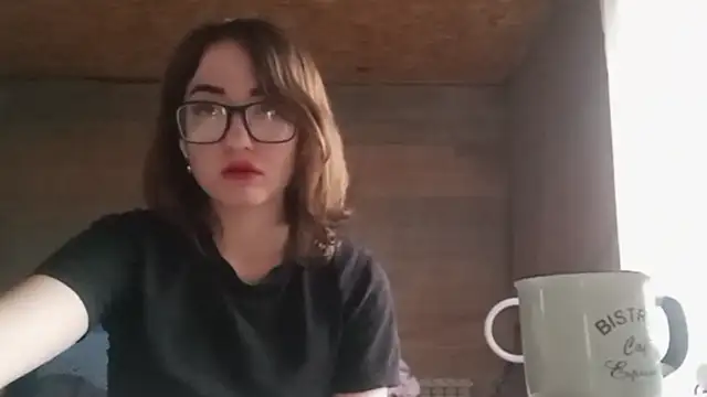 OliviaMoment live