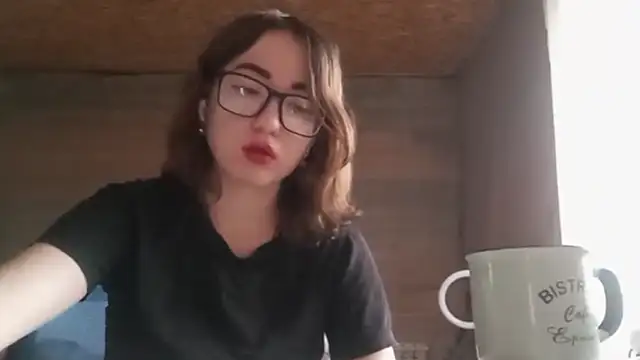 OliviaMoment live