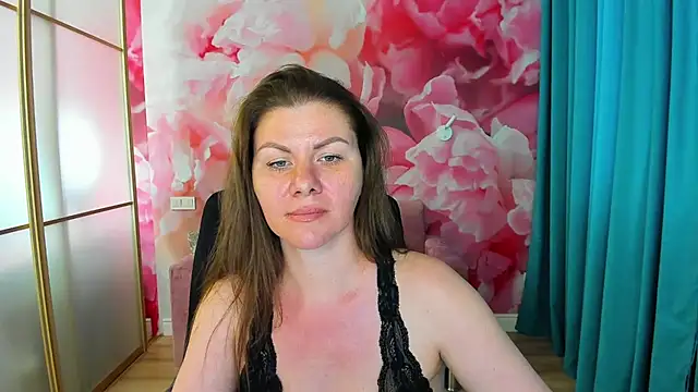 LunaKissesx live