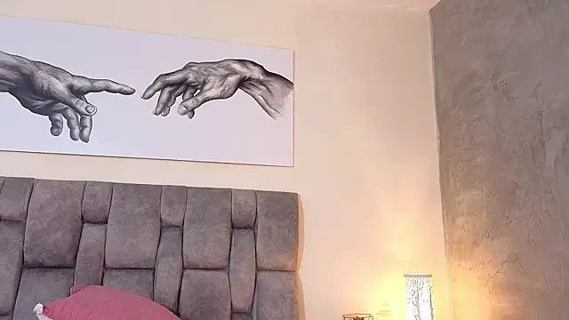 Emma_gatess live