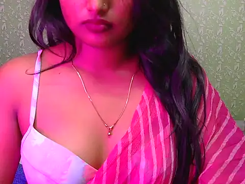 Hot-navyaa live