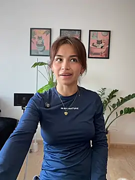 Adriennesexxx live