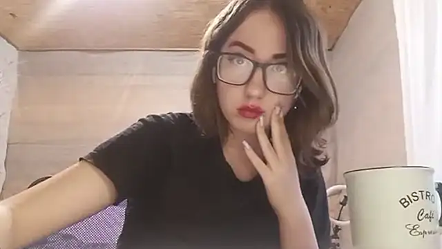 OliviaMoment live