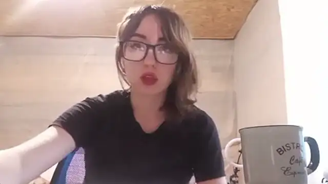 OliviaMoment live