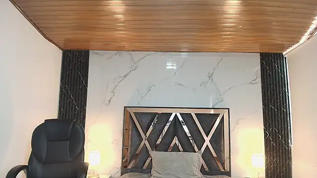 AuroraDiaz live
