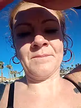 nakedgarbageperson live