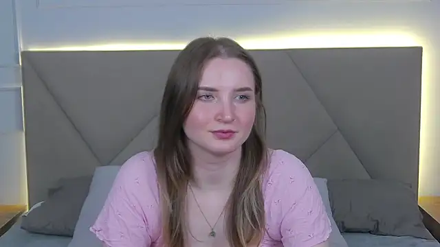 ArianaMilss live