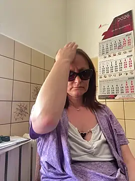 LindaLee90 live