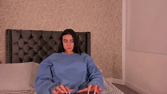 Anika_H live