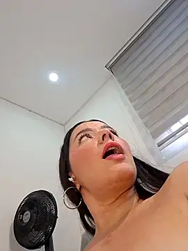 Ana_Luucia live