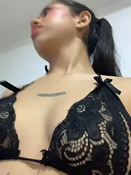 Lily_em live