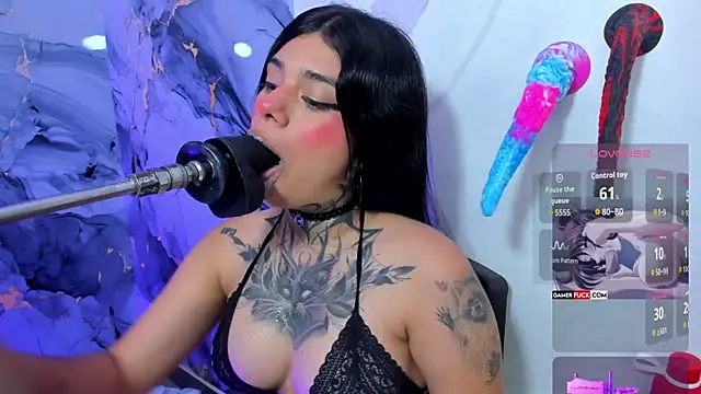 Emily_Evo live
