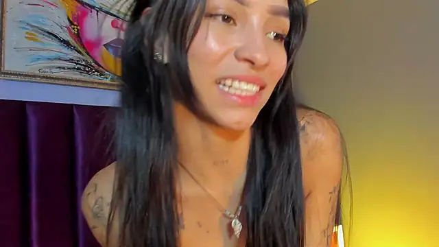 LauraAristizabal live
