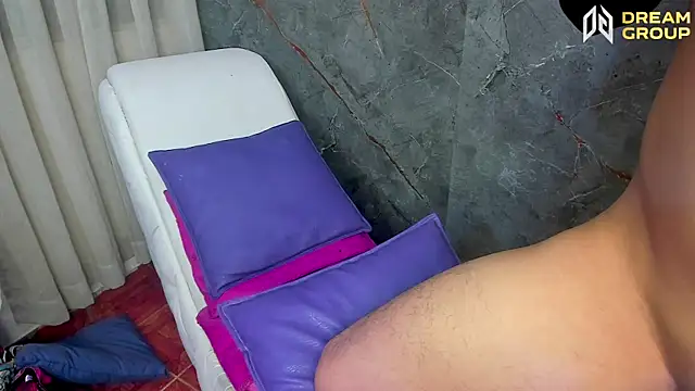 Yourslust_ live