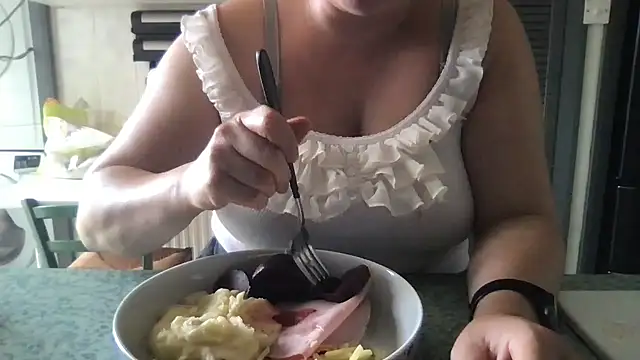 FlirtyFrayaXX live