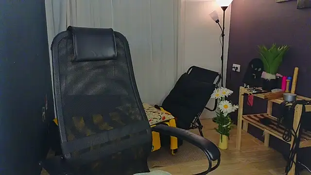 laracroftmansion live