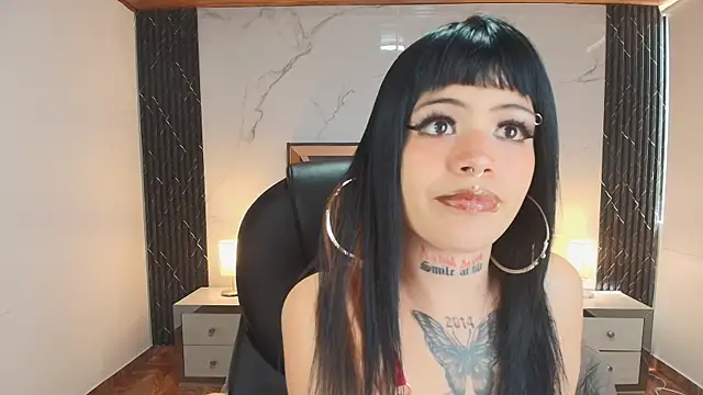 AuroraDiaz live
