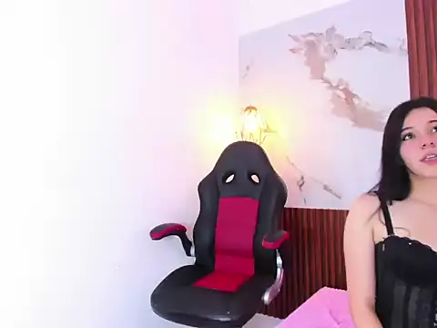 MadissonLewis1 live