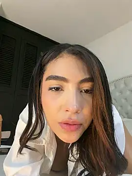 Emily_Rous01 live
