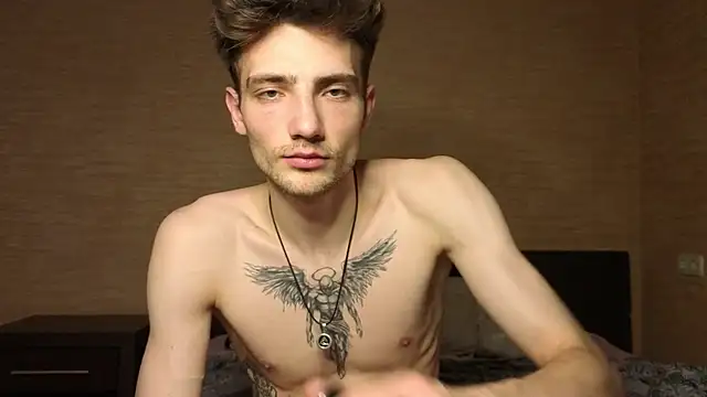 EmiliaCouple live