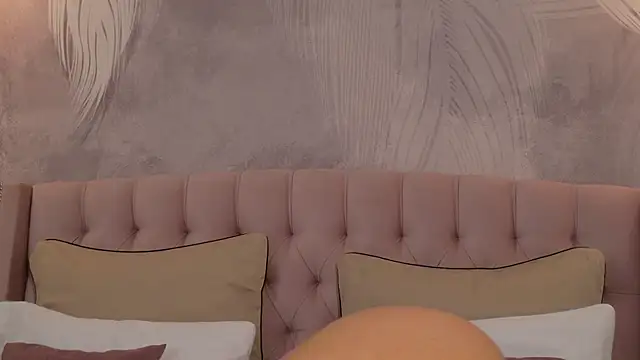 milaleoneli live