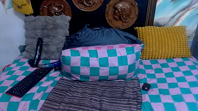 GoldenBigAssCurvy1 live